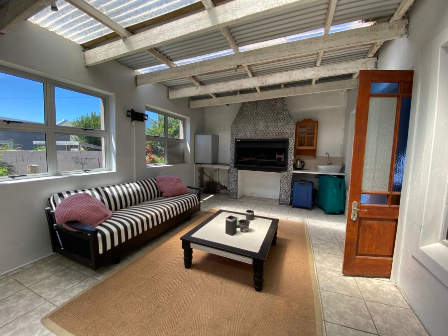 3 Bedroom Property for Sale in Sandbaai Western Cape